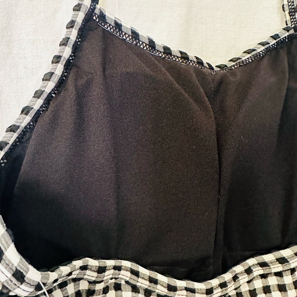 Envya kids swimsuit black and white and a little pink🩷 - Picture 6 of 7